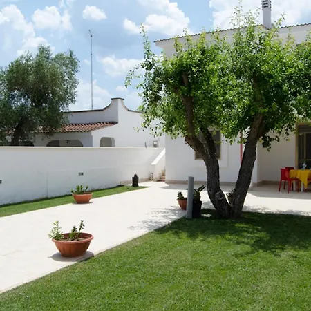 Holiday home Maria Con Piscina Nel Boomerang Village A