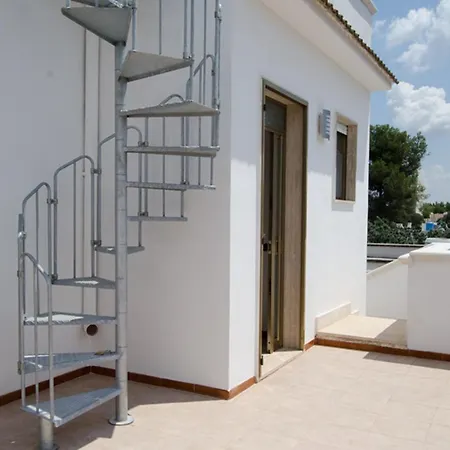 Maria Con Piscina Nel Boomerang Village A Holiday home