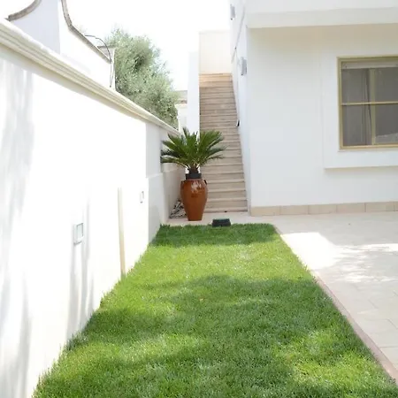 Maria Con Piscina Nel Boomerang Village A Holiday home *
