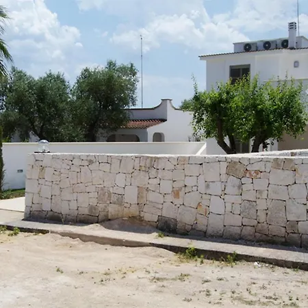 Maria Con Piscina Nel Boomerang Village A * Torre Colimena